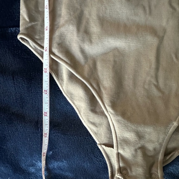 Skims Shapewear Bodysuit - Picture 5 of 5